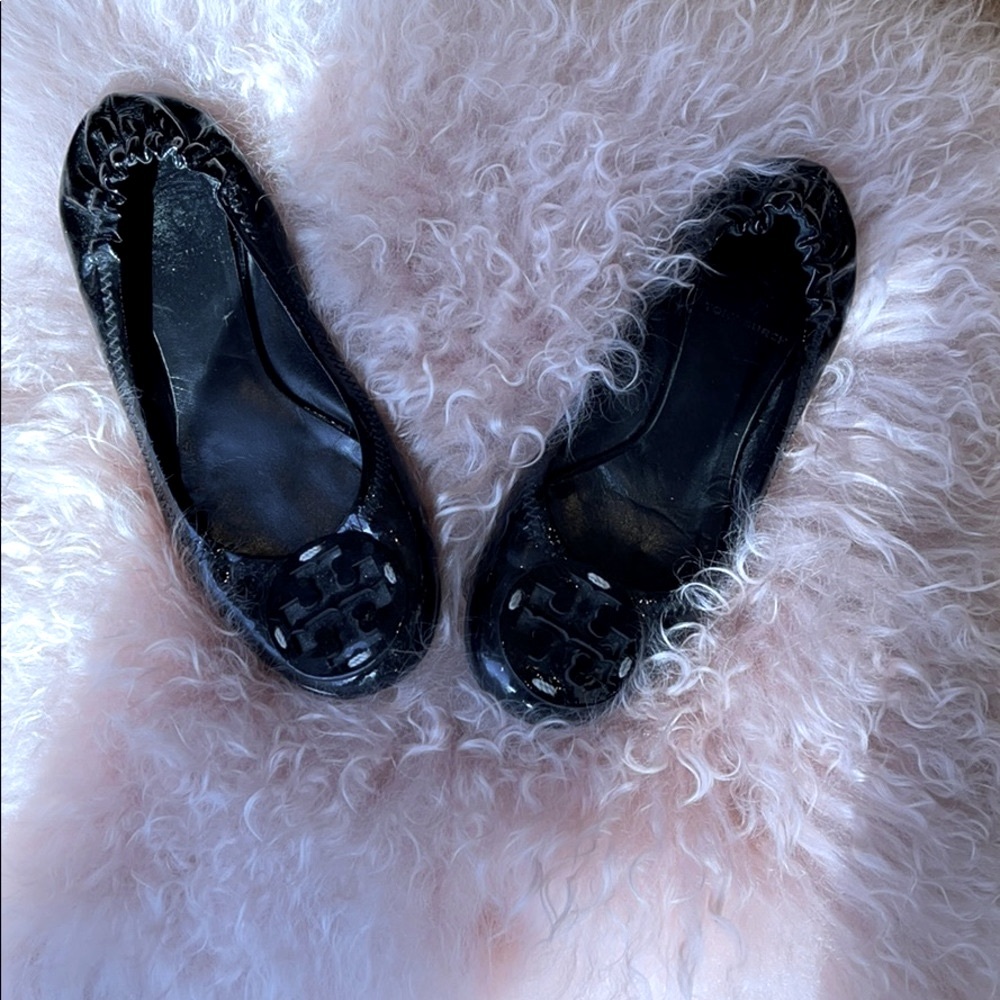 Tory Burch Reva. classic patent leather flats sz 5